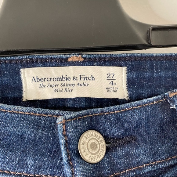 Abercrombie & Fitch The Super Skinny Ankle Mid Rise Jeans NWOT - Picture 4 of 8